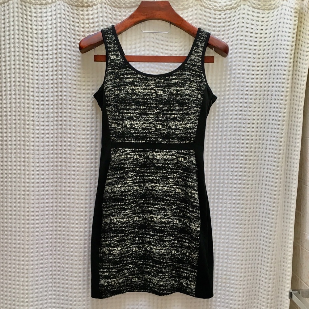 LIKE NEW Banana Republic bodycon dress